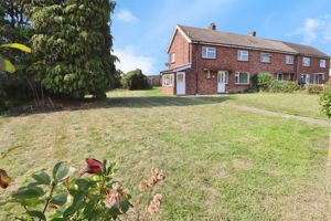 DE VERE ESTATE- click for photo gallery